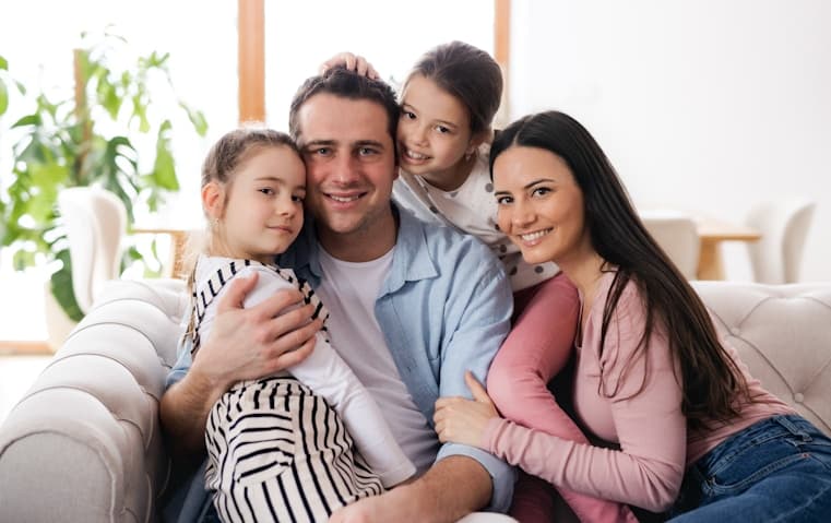 Familia protegida con el Plan de salud LGM